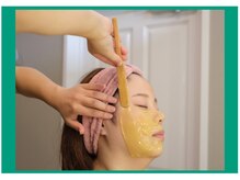 人気の松ヤニパック☆毛穴のお掃除、古い角質の除去をします♪