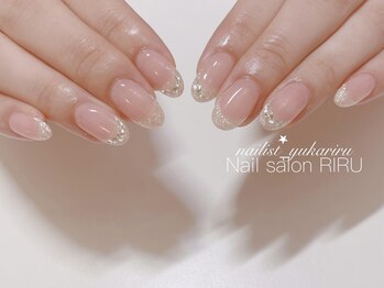リル(RIRU)/キラキララメフレンチネイル