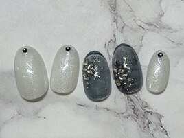 【初回オフ無料】雪の結晶ネイル