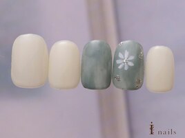 シンプル手描きフラワーネイル