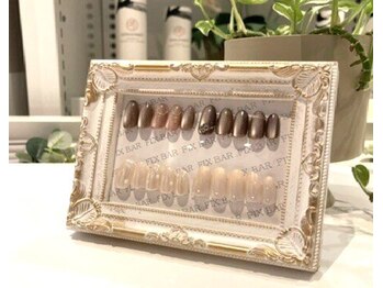 フィックスバー(FIX BAR)の写真/【シンプルデザインが得意なサロン】肌になじむ上品カラーで洗練された美爪へ