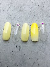 サロンストロベリームーン(Salon Strawberry Moon)/イエローネイル♪