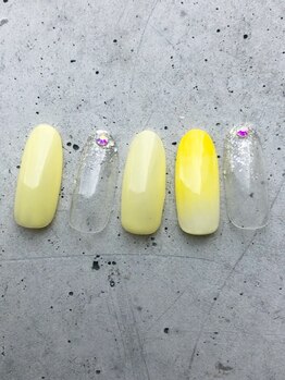 サロンストロベリームーン(Salon Strawberry Moon)/イエローネイル♪