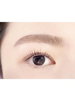 ナチュラル上品な目元にしたい