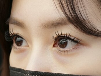 スパイス なんば店(Spice)の写真/《ボリュームのある華やかな目元にしたい方へ★》当サロン人気のダブルフラットラッシュがおすすめ！