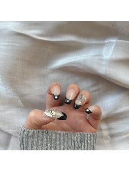 黒フレンチネイル