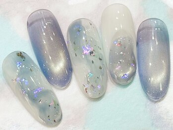 大人可愛いレイニーネイル