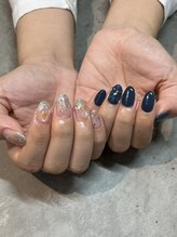 エム(em)/アシンメトリーネイル