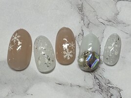 【初回オフ無料】雪の結晶ネイル