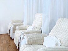イサロン 池袋東口店(Yii Salon)の雰囲気（白を基調とした落ち着いた空間で施術をお楽しみください♪）