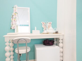 ボディケアサロン プラーナ/<内観>メイクスペース