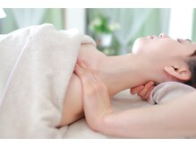 アロマアンドフェイシャルサロン &nbsp;エメシェリー(aimercherie)/首をしっかりケアします☆