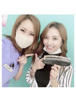 ホワイトニングルーム 横浜店(Whitening Room)/会員様とスタッフ