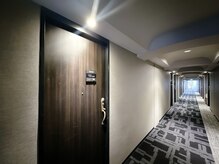 トゥウィーサロン 梅田(Tweesalon)/店外♪入り口