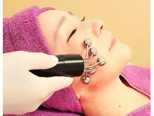 カリタス(CARITAS Total Beauty Esthetic Salon)の雰囲気（美顔筋ボ-ラ-★中周波で表情筋を引き上げ！若々しい見た目へ★）