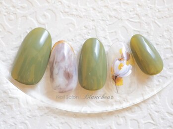 ネイルサロン ブランシュール(Nail Salon Blancheur)/晩夏フラワーネイル