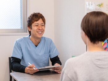 アンティオール 上野店の写真/慢性的な首・肩のつらさは、日常生活の姿勢や体の使い方が大きく関係！セルフケアも丁寧にお伝えします。