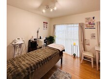 ベルフルール 浜松中野町店の雰囲気（ヒートマットで温まりながらセルゼロ施術いたします。）