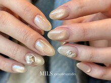 “シンプルだけどおしゃれな一癖ネイル“