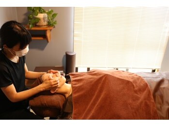 ジウ(Jiu)/フェイシャルもしっかり発汗