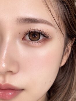 グランジュール(granjour)の写真/＜デザインキープラッシュで高持続★＞形状記憶装着で圧倒的モチの良さ◎綺麗な状態でストレスなく過ごせる