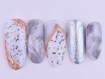 フォア ネイル(FOI NAIL)/