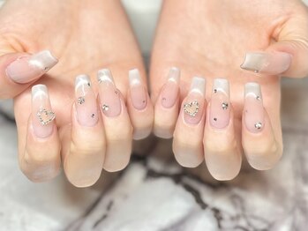 ユウコネイルズアンドエステティック ラ デェス(Yuko Nails & Esthetic La Deesse)の写真/思わず魅せたくなるようなスラッとした美しい指先に♪センス抜群のネイリストがワンランク上の仕上がりに!!