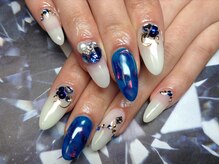 ラウト デコレーションアンドネイルサロン(Lauto Decoration&Nail Salon)/ホワイト＆ブルーネイル