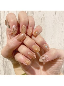 アールエム(Rm)/手書きお花ネイル