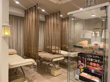 店内の様子♪カーテンで仕切っていて自分だけの美容timeを味わえます…♪