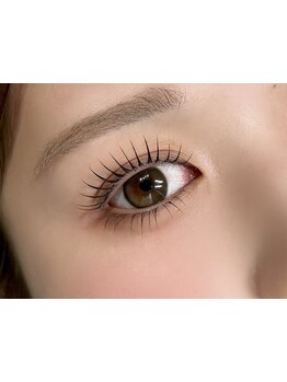 ナチュラル上品な目元にしたい