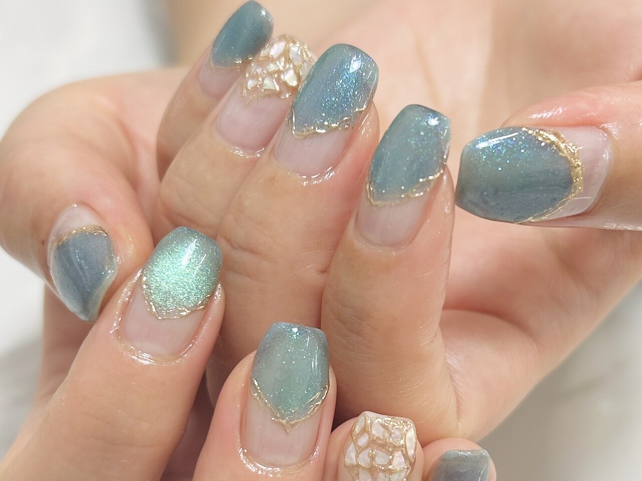 チップ ニュアンスネイル ブルー×ホワイト うるうる 上品ネイル