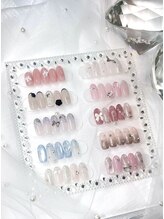 流行りのワンホンネイルも常時20種類以上ご用意しています♪