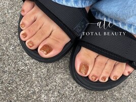 カラフルビジューネイル