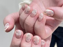 アングゥ ウル(ungu ul)/小花柄ネイル