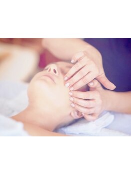 ホウレイ線・たるみ改善！予防ケア