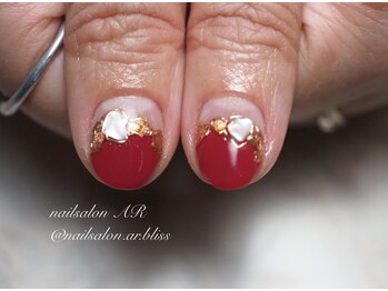 ネイルサロンアンドスクール エーアール(AR)/親指アートは目立つデザインで★