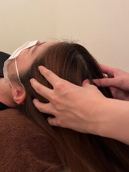 デイスパ アリュメール 淀屋橋店(DAY SPA)の写真/夏の疲れ・肩こりを爽快リセット◎⇒【ドライヘッドスパ+首/肩/肩甲骨オイルマッサージ(温浴付)40分¥4840】