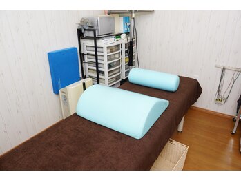 サポート鍼灸接骨治療院/膝マクラ各種