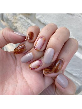 アールエム(Rm)/秋のニュアンスネイル