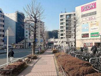 ラピスガーデン 東神奈川(LAPIS GARDEN)/イオンを右手に交差点まで直進