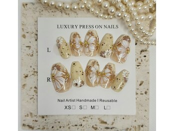 手描きフラワーネイル