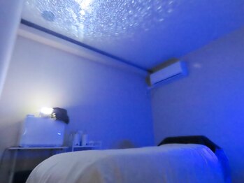 ユメオチ(YUMEOCHI)の写真/【癒やし以上を提供する】非日常空間で極上の寝落ち体験★頭や首肩の疲れをケアして気分スッキリ!