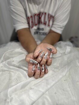 ルシード 千葉店(LUCIDO)の写真/丁寧なカウンセリングで理想を形に。自分だけのデザインが叶う「つけ放題メニュー」で、理想の指先へ♪