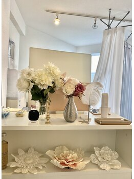 ダイヤモンドビューティー(DIAMOND BEAUTY)/お花でいっぱいの受付!