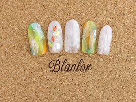 鮮やかニュアンスネイル