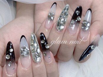 グラム(Glam)の写真/【爪の長さや形にお悩みがある方必見！デザインと合わせて理想の指先へ♪】大人女性の為の長さ出しに★