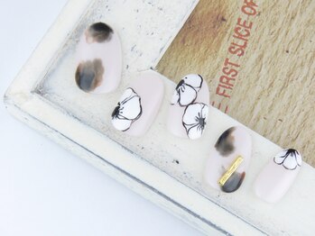 ネイルルームワンサード(Nail Room One Third)/