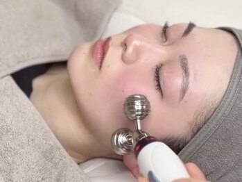 ジョワ 北堀江(joie)の写真/月額制でモデル級のお顔★美脳小顔矯正&ハイドロスプラッシュ毛穴洗浄♪肌質改善と小顔矯正が一度に◎