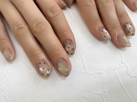 ドット×ベージュ